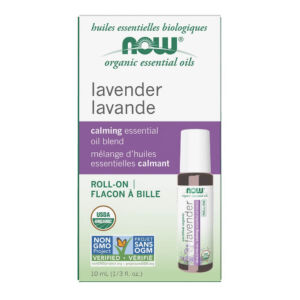 Mélange d’huile essentielle de lavande biologique en flacon à bille